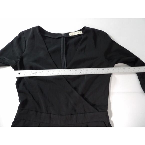 Abercrombie & Fitch Size 6 Romper Jumpsuit Black 3/4 Sleeve Zip Back Crossover - Picture 9 of 16